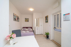 Isaura Apartments